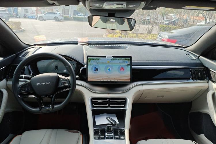 Used BYD Song PLUS New Energy 2024 HONOR Edition DM-i 110km Flagship Model Center Console