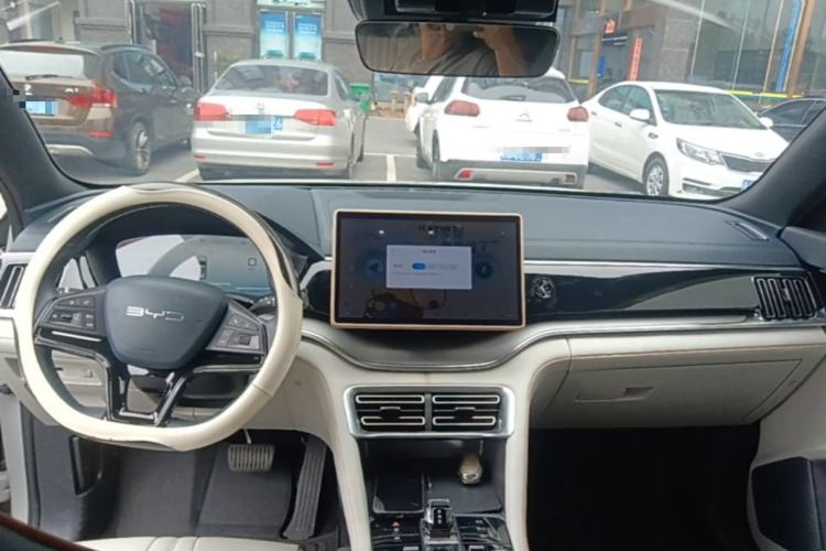Used BYD Song PLUS New Energy 2024 HONOR Edition DM-i 110km Flagship Model Center Console