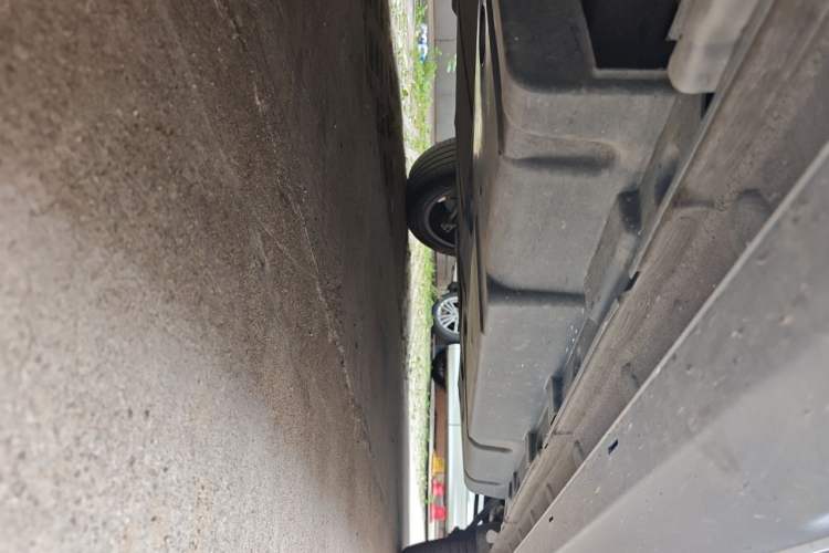 Used BYD Song PLUS New Energy 2024 HONOR Edition DM-i 110km Flagship Model Chassis Front Left