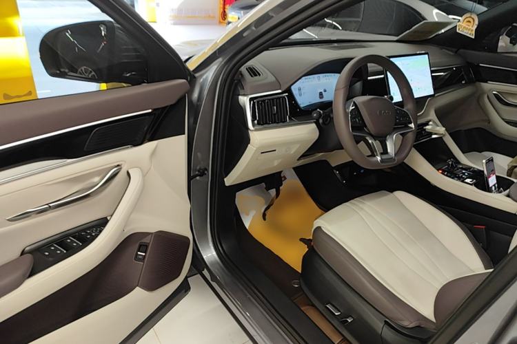 Used BYD Song PLUS New Energy 2024 Honor Edition EV 520km Flagship Model Driver Seat