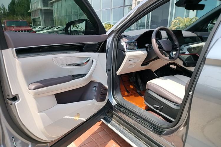 Used BYD Song PLUS New Energy 2024 HONOR Edition DM-i 110km Flagship Model Driver Seat