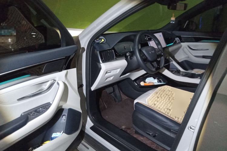 Used BYD Song PLUS New Energy 2024 HONOR Edition DM-i 110km Flagship Model Driver Seat