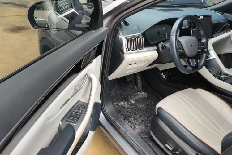 Used BYD Song PLUS New Energy 2024 Honor Edition EV 520km Premium Model Driver Seat