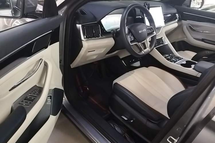 Used BYD Song PLUS New Energy 2024 HONOR Edition DM-i 110km Flagship PLUS Driver Seat