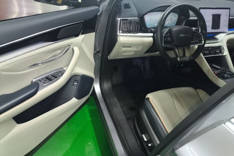 Used BYD Song PLUS New Energy 2024 HONOR Edition DM-i 110km Flagship Model Driver Seat