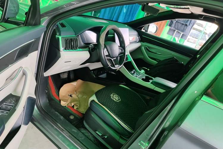 Used BYD Song PLUS New Energy 2024 HONOR Edition DM-i 110km Flagship Model Driver Seat