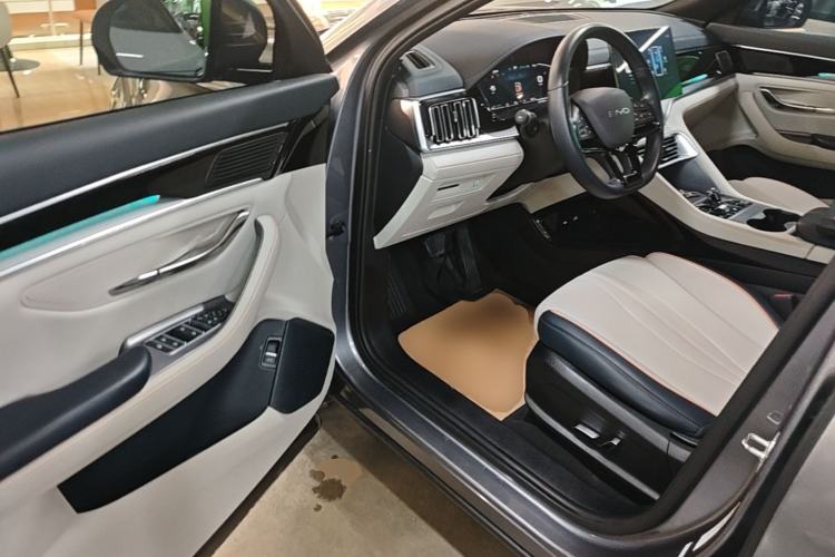 Used BYD Song PLUS New Energy 2024 HONOR Edition DM-i 110km Flagship Model Driver Seat