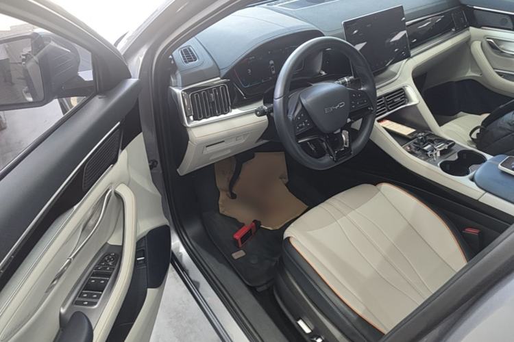 Used BYD Song PLUS New Energy 2024 HONOR Edition DM-i 110km Flagship Model Driver Seat
