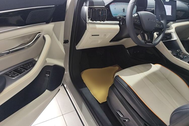 Used BYD Song PLUS New Energy 2024 HONOR Edition DM-i 110km Flagship Model Driver Seat