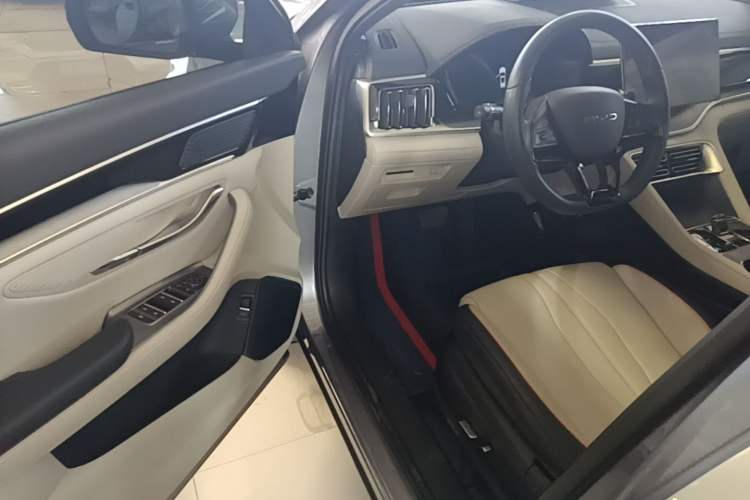 Used BYD Song PLUS New Energy 2024 HONOR Edition DM-i 71km Luxury Model Driver Seat
