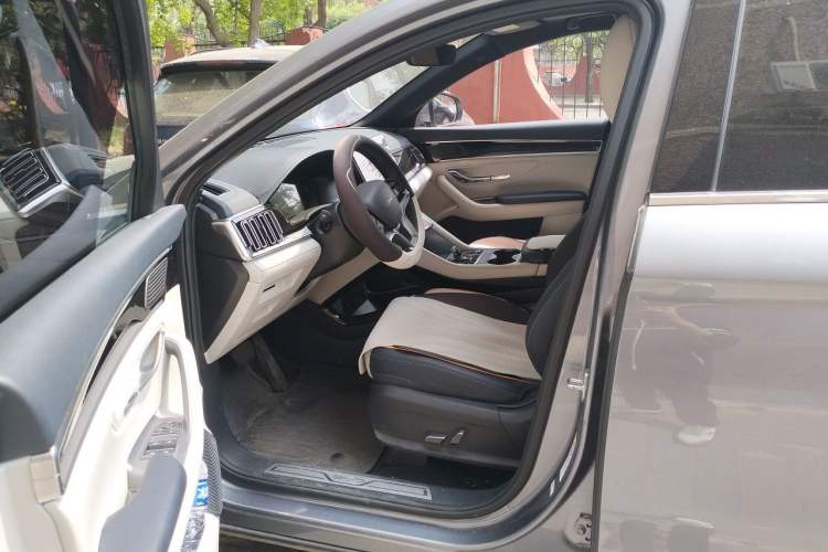 Used BYD Song PLUS New Energy 2024 Honor Edition EV 520km Flagship Model Driver Seat