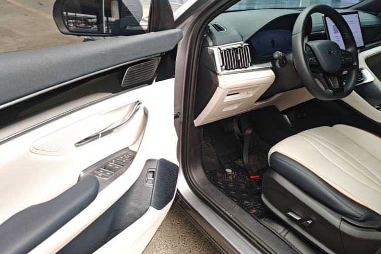 Used BYD Song PLUS New Energy 2024 HONOR Edition DM-i 110km Flagship Model Driver Seat