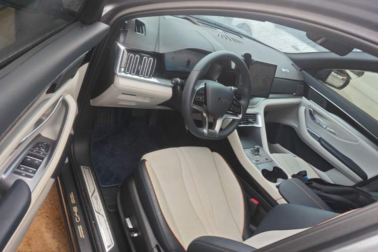 Used BYD Song PLUS New Energy 2024 HONOR Edition DM-i 150km Flagship PLUS Driver Seat