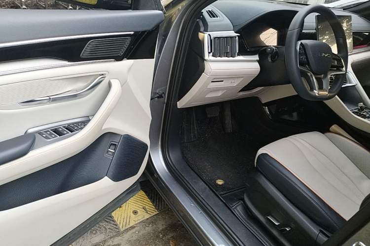 Used BYD Song PLUS New Energy 2024 HONOR Edition DM-i 110km Flagship PLUS Driver Seat