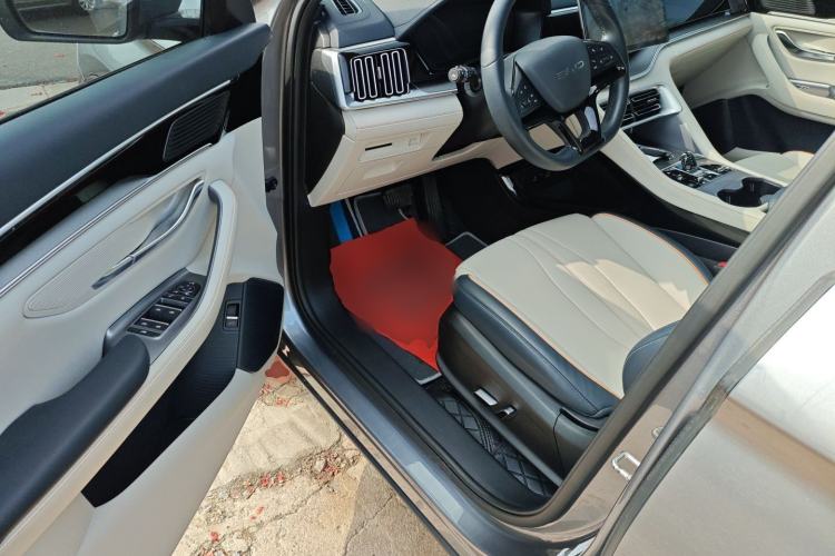 Used BYD Song PLUS New Energy 2024 HONOR Edition DM-i 110km Flagship Model Driver Seat