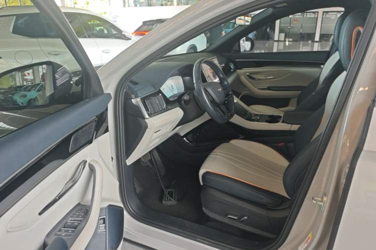 Used BYD Song PLUS New Energy 2024 HONOR Edition DM-i 71km Luxury Model Driver Seat
