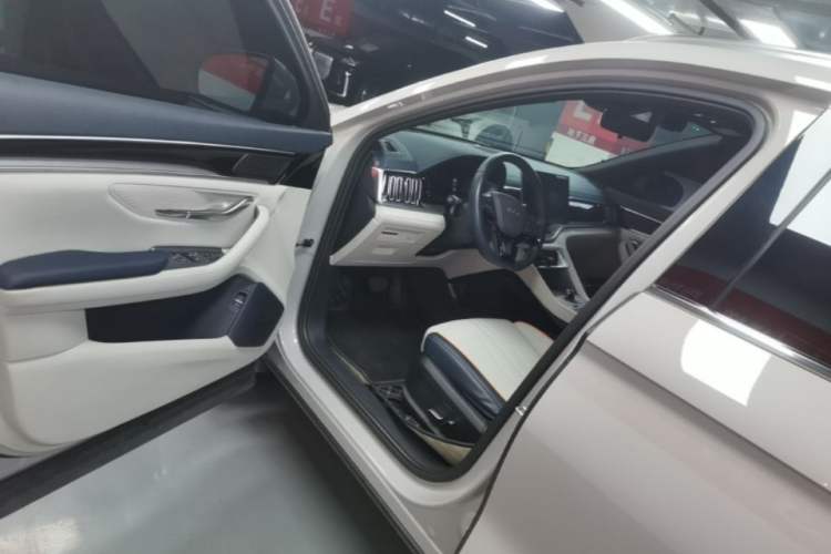 Used BYD Song PLUS New Energy 2024 Honor Edition EV 520km Premium Model Driver Seat