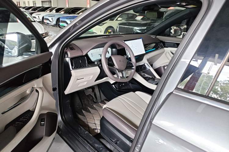 Used BYD Song PLUS New Energy 2024 Honor Edition EV 520km Premium Model Driver Seat