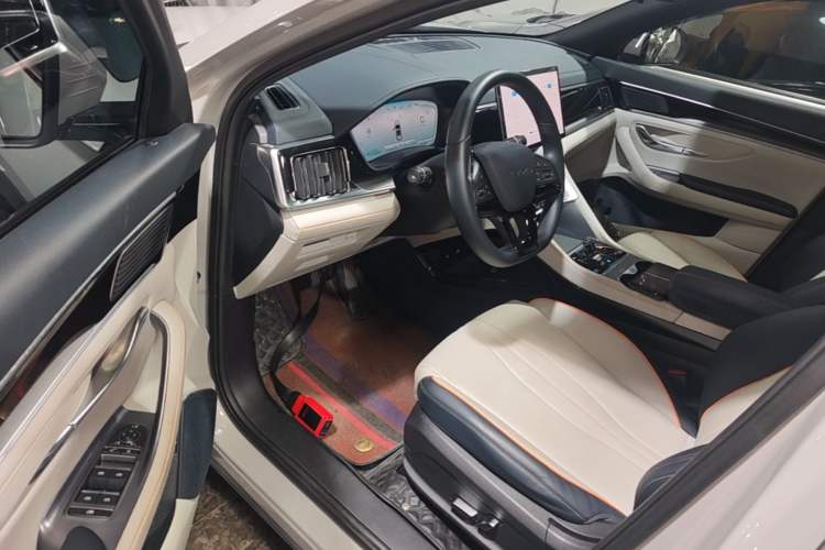 Used BYD Song PLUS New Energy 2024 HONOR Edition DM-i 71km Luxury Model Driver Seat