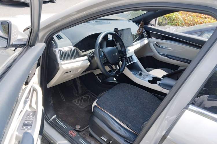 Used BYD Song PLUS New Energy 2024 HONOR Edition DM-i 110km Flagship Model Driver Seat