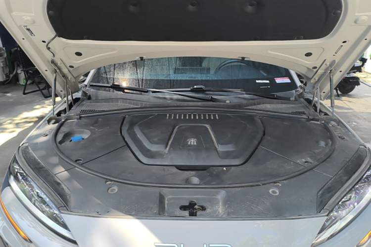Used BYD Song PLUS New Energy 2024 Honor Edition EV 520km Premium Model Engine Bay