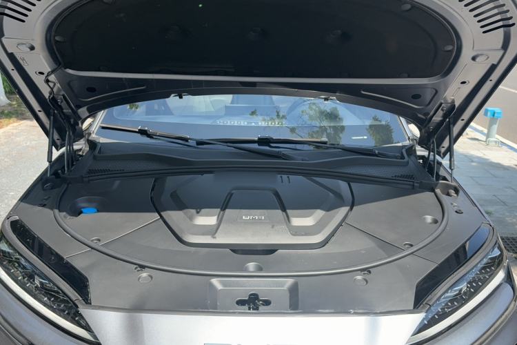 Used BYD Song PLUS New Energy 2024 HONOR Edition DM-i 110km Flagship PLUS Engine Bay