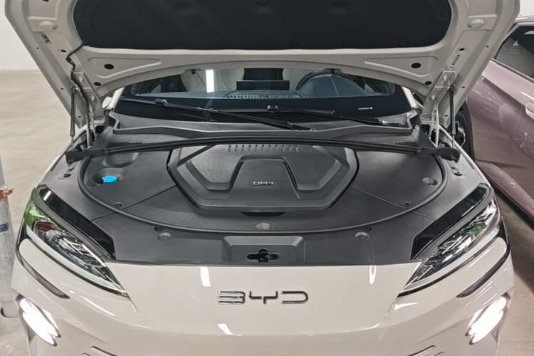 Used BYD Song PLUS New Energy 2024 HONOR Edition DM-i 110km Flagship PLUS Engine Bay