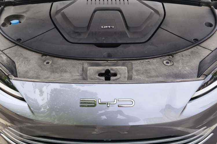 Used BYD Song PLUS New Energy 2024 HONOR Edition DM-i 71km Luxury Model Engine Bay