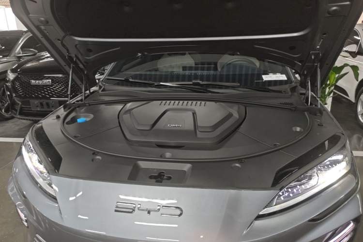 Used BYD Song PLUS New Energy 2024 HONOR Edition DM-i 110km Flagship PLUS Engine Bay