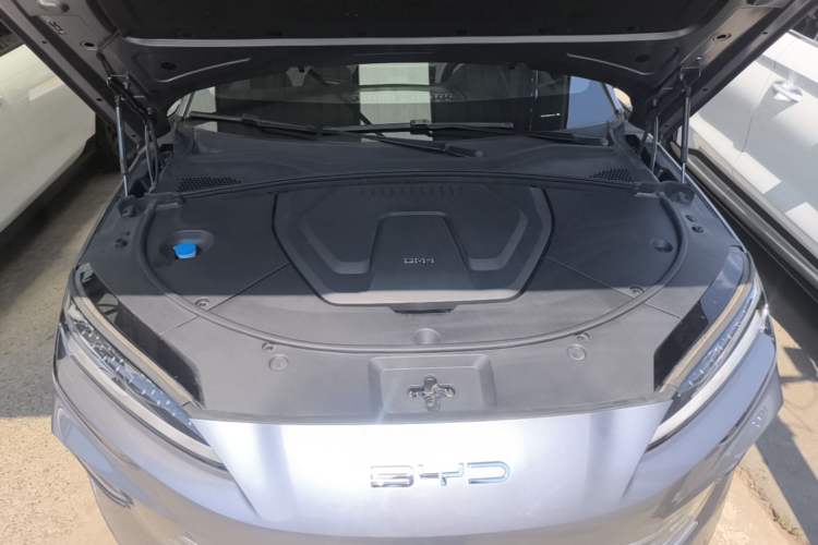 Used BYD Song PLUS New Energy 2024 HONOR Edition DM-i 110km Flagship Model Engine Bay