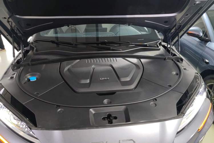Used BYD Song PLUS New Energy 2024 HONOR Edition DM-i 150km Flagship PLUS Engine Bay