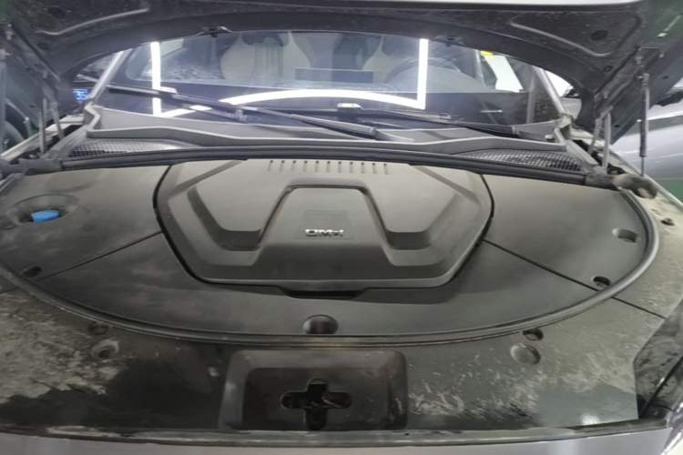 Used BYD Song PLUS New Energy 2024 HONOR Edition DM-i 110km Flagship Model Engine Bay