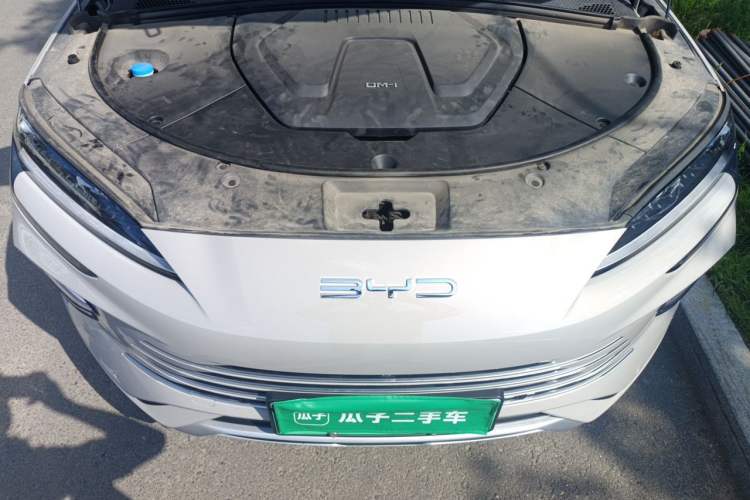 Used BYD Song PLUS New Energy 2024 HONOR Edition DM-i 71km Luxury Model Engine Bay