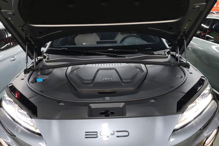 Used BYD Song PLUS New Energy 2024 HONOR Edition DM-i 71km Luxury Model Engine Bay