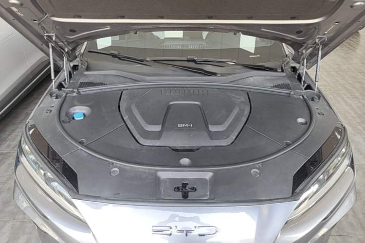 Used BYD Song PLUS New Energy 2024 HONOR Edition DM-i 110km Flagship Model Engine Bay