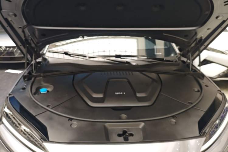 Used BYD Song PLUS New Energy 2024 HONOR Edition DM-i 150km Flagship PLUS Engine Bay