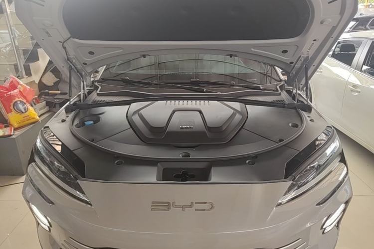Used BYD Song PLUS New Energy 2024 HONOR Edition DM-i 110km Flagship Model Engine Bay