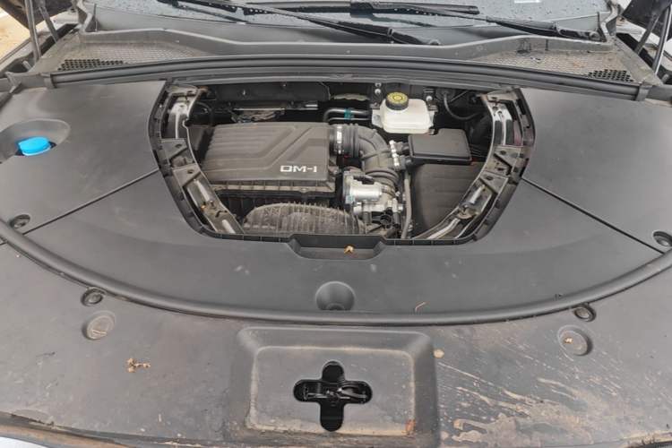 Used BYD Song PLUS New Energy 2024 HONOR Edition DM-i 150km Flagship PLUS Engine Bay