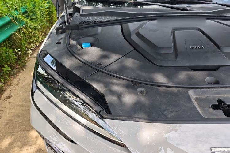 Used BYD Song PLUS New Energy 2024 HONOR Edition DM-i 110km Flagship Model Engine Bay Right