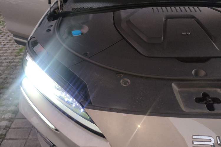 Used BYD Song PLUS New Energy 2024 Honor Edition EV 520km Premium Model Engine Bay Right