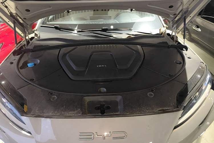Used BYD Song PLUS New Energy 2024 HONOR Edition DM-i 110km Flagship Model Engine Bay