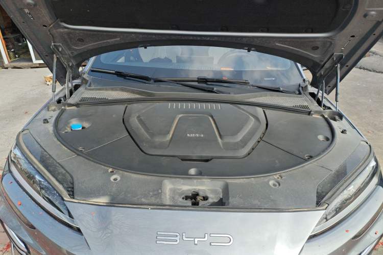 Used BYD Song PLUS New Energy 2024 HONOR Edition DM-i 110km Flagship Model Engine Bay