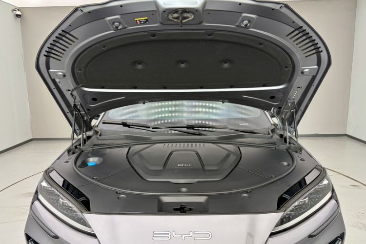 Used BYD Song PLUS New Energy 2024 HONOR Edition DM-i 110km Flagship Model Engine Bay