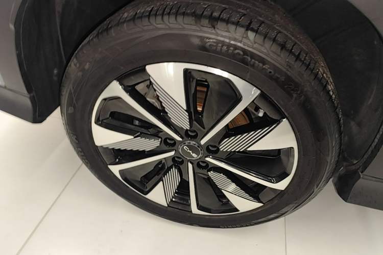 Used BYD Song PLUS New Energy 2024 Honor Edition EV 520km Flagship Model Exterior 5