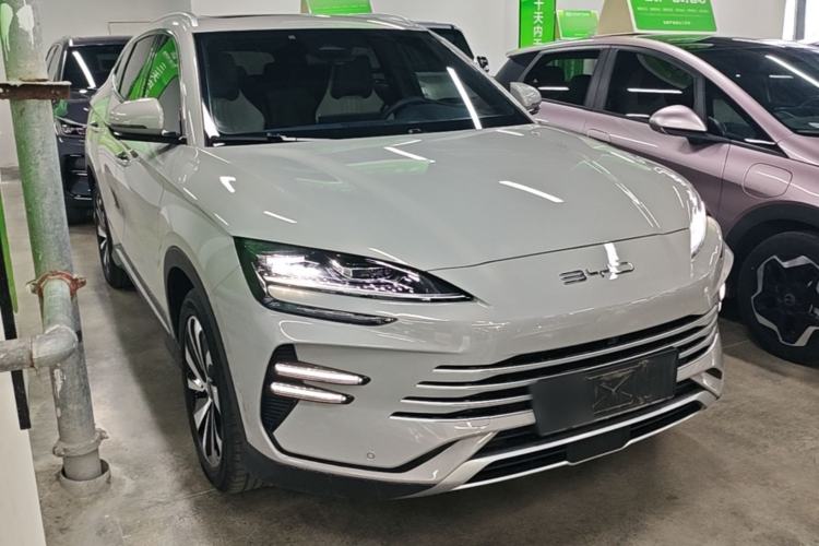 Used BYD Song PLUS New Energy 2024 HONOR Edition DM-i 110km Flagship PLUS Front Right 45 Deg