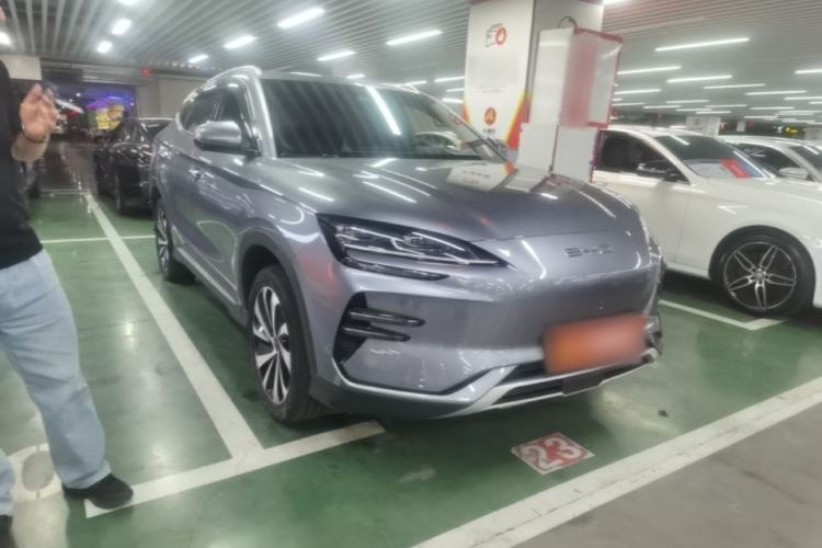 Used BYD Song PLUS New Energy 2024 Honor Edition EV 520km Flagship Model Front Right 45 Deg