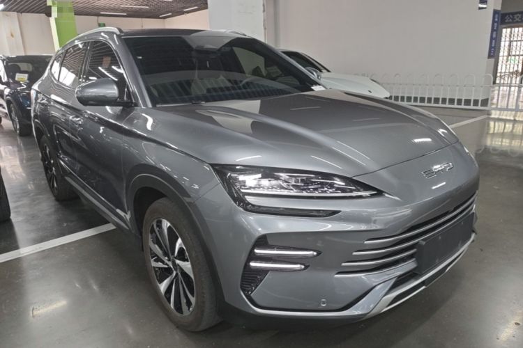 Used BYD Song PLUS New Energy 2024 HONOR Edition DM-i 110km Flagship PLUS Front Right 45 Deg