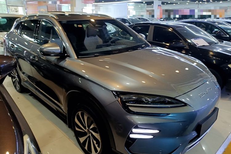 Used BYD Song PLUS New Energy 2024 Honor Edition EV 520km Flagship Model Front Right 45 Deg