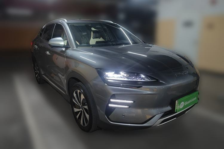 Used BYD Song PLUS New Energy 2024 Honor Edition EV 605km Flagship PLUS Front Right 45 Deg