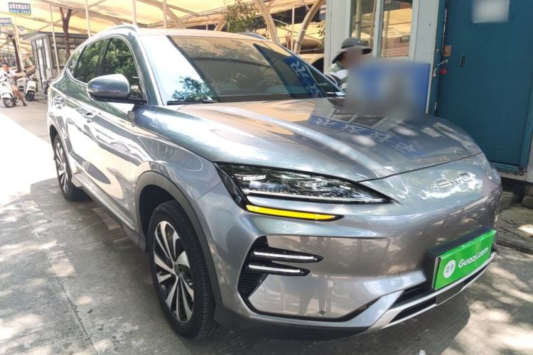 Used BYD Song PLUS New Energy 2024 Honor Edition EV 520km Luxury Model Front Right 45 Deg